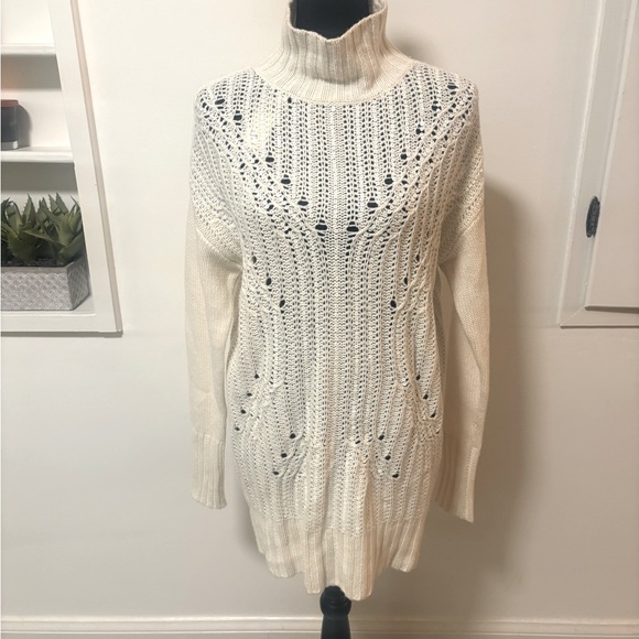 BCBGMaxAzria Sweaters - BCBGMAXAZRIA turtleneck sequin long tunic sweater